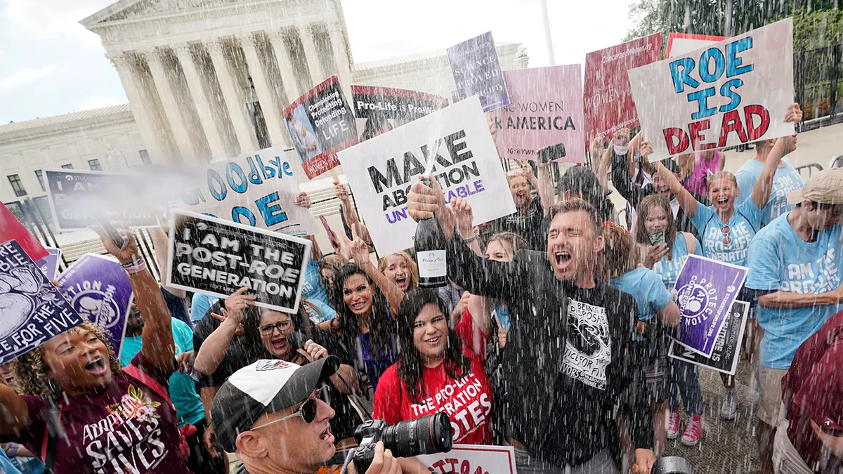 Supreme-Court-Roe-v.-Wade-Decision-Protesters