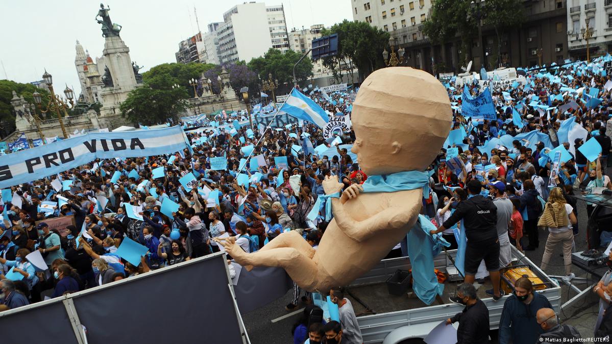 Pro-lifers march in Latin America, the dangers of AI (& other stories)