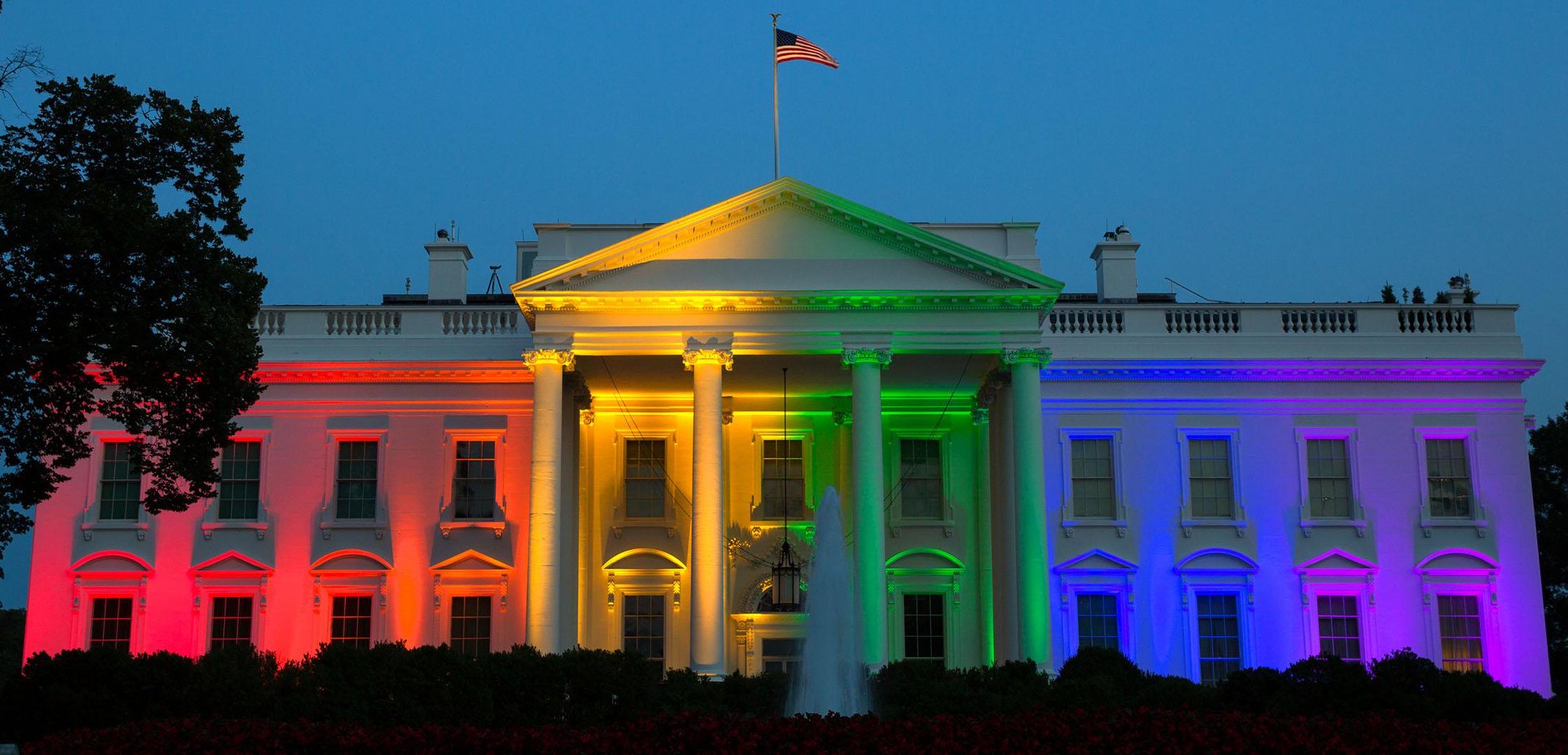 White_House_rainbow_for_SCOTUS_ruling_on_same-sex_marriage_(cropped)