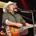 Alan_Jackson_-DSC_9847-8.24.12_(7855051692)