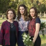 039_GILMOREGIRLS_101_SUM_03265R3-450×289