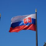 2560px-Slovak_Flag_(Option_3_of_4)